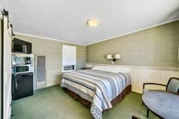 Mt. C-Ranch Room #5
