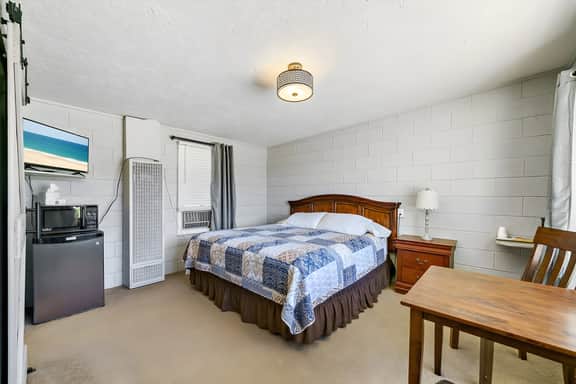 Mt. C-Farm Room #7 - Image 4
