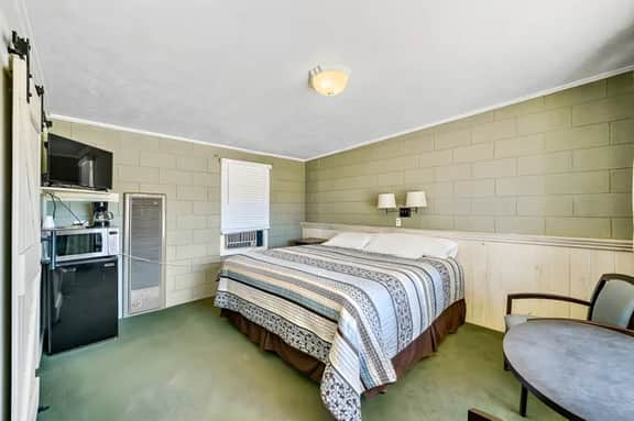 Mt. C-Ranch Room #5