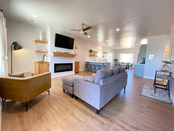 Ranchos Retreat - Image 1