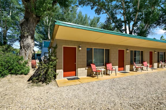 Mt. C-Garden Room #4 - Image 1