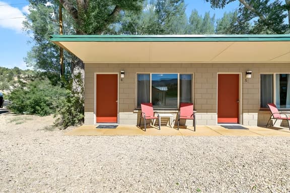 Mt. C-Garden Room #4