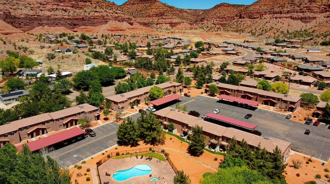 Exploring the Charming Towns Near Zion National Park